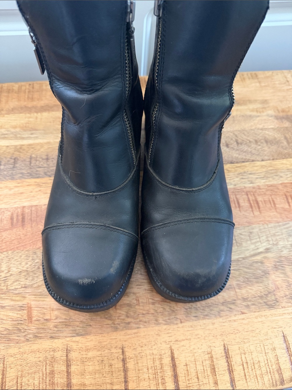 Harley-Davidson Black Leather Side-Zip Lug Heel Ankle Boots - Picture 3 of 6